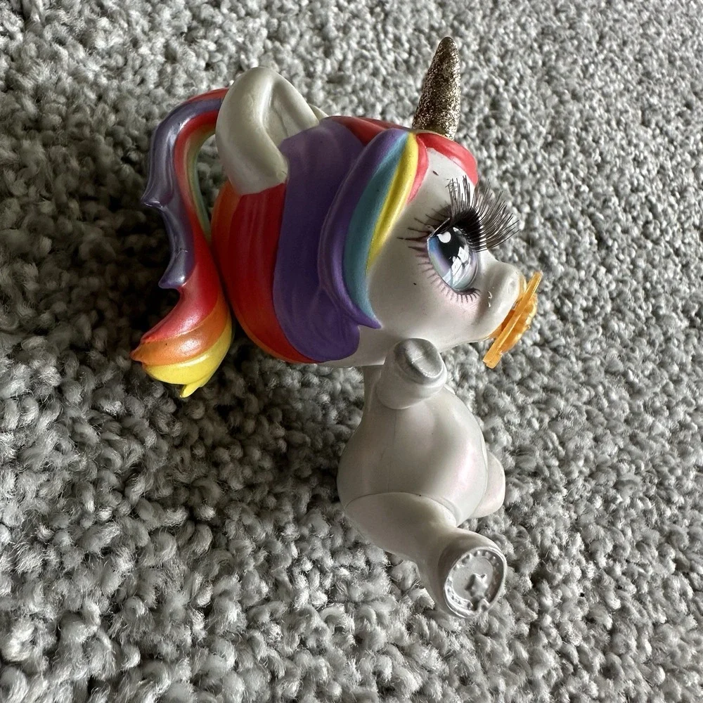 MGA Poopsie Rainbow High Fantasy Friends Unicorn Doll Sparkly Critters Rare‎